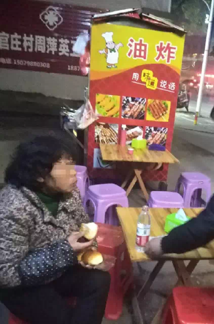 奉献爱心传递真情，瓷都街头发生暖心一幕