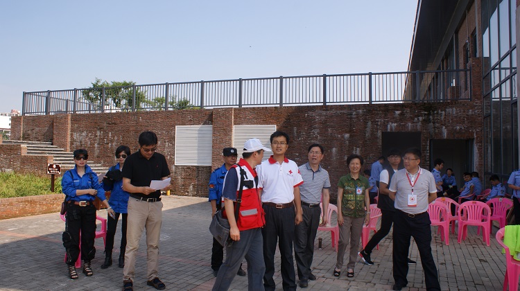 中国红十字总会、省红十字会为景德镇市受灾群众送来救灾物资.