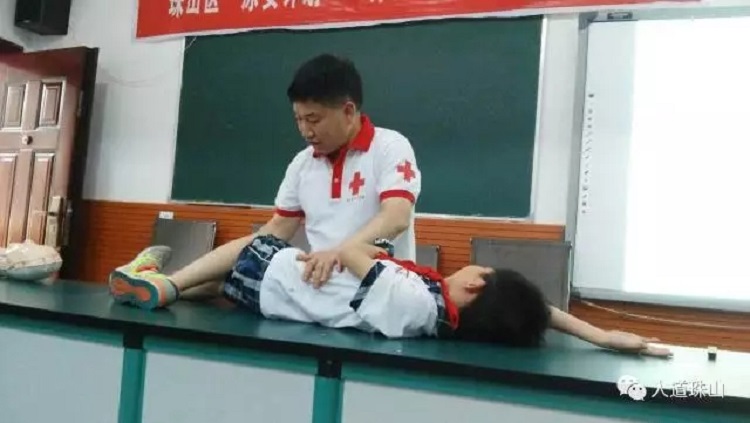 2017“泳安计划-青春护航”进校园活动系列报道之一:走进第九小学