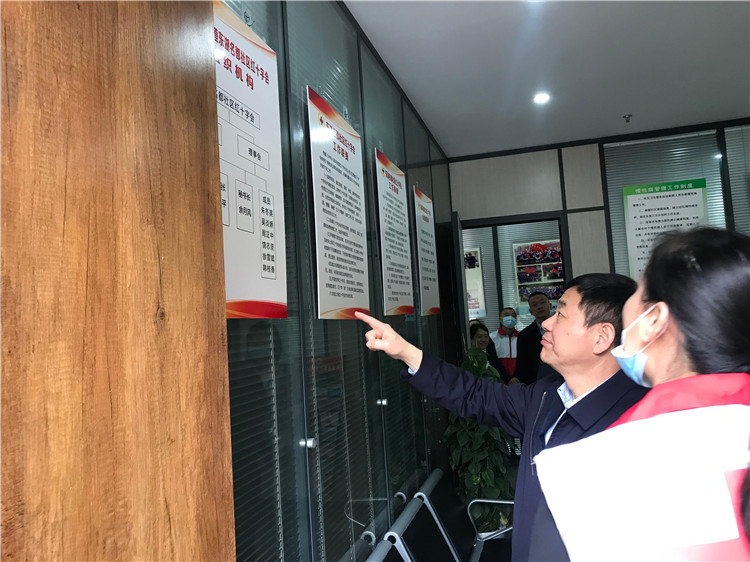 省红十字会党组书记、常务副会长龚建辉莅临景德镇调研
