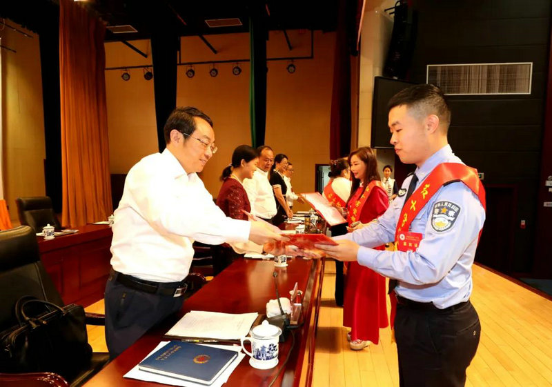 景德镇市红十字会第六次会员代表大会召开