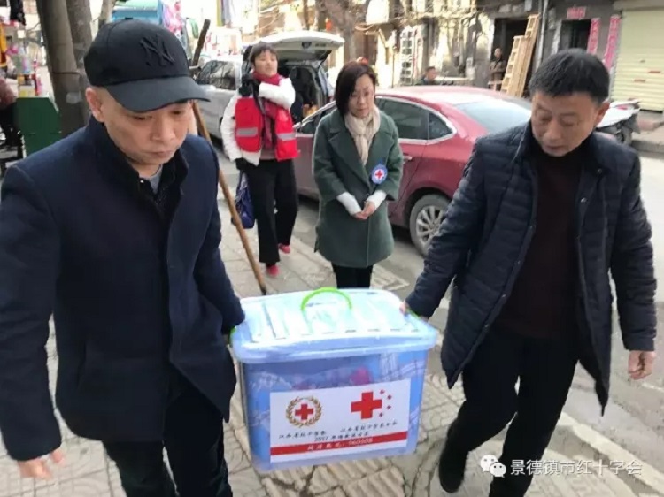 市红十字会开展走访红十字志愿者活动