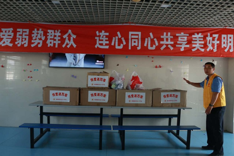 真学实做关爱弱势群众，连心同心共享美好明天——志愿者端午节走进精神病院