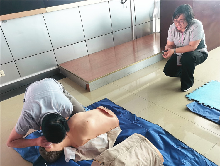 我为群众办实事——红十字应急救护培训走进党校课堂