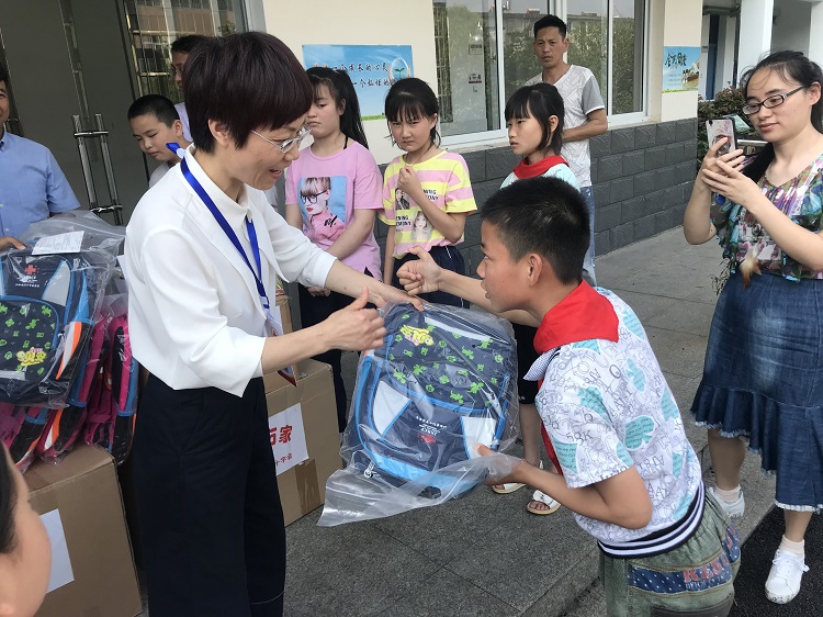 红十字“情暖”特殊儿童——景德镇市红十字会走访慰问景德镇市特殊教育学校