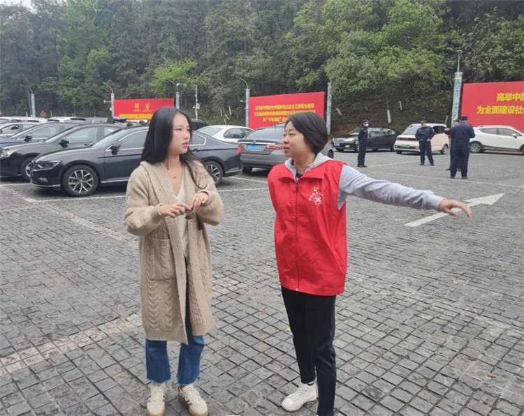 志愿服务暖人心——市红十字会开展“窑火红”党员志愿服务活动