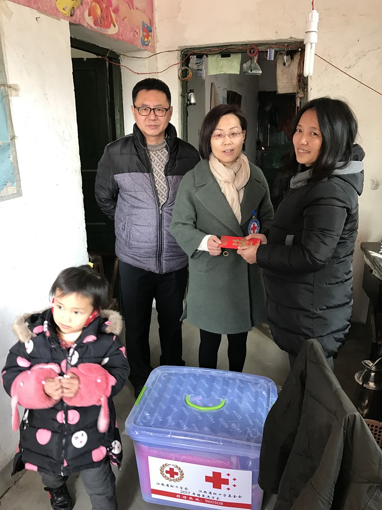 市红十字会开展走访红十字志愿者活动