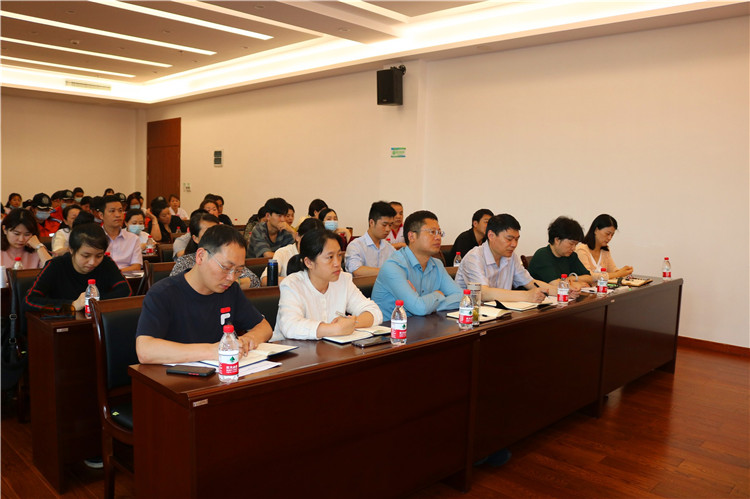 省红十字会党组书记、常务副会长龚建辉来我市开展党史学习教育宣讲