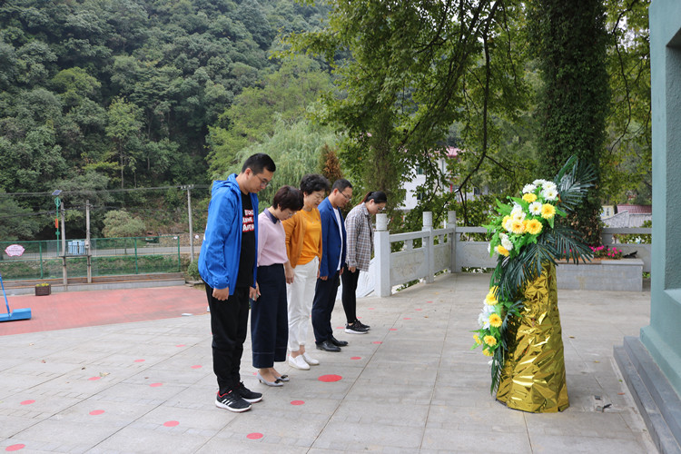 市红十字会赴荷塘开展“不忘初心、牢记使命” 主题教育现场教学活动