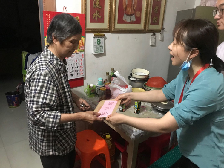 汇聚爱心，情暖瓷都——市红十字会慰问支援随州医疗队员和志愿者代表