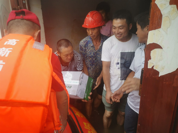 水灾救援，红十字救在身边