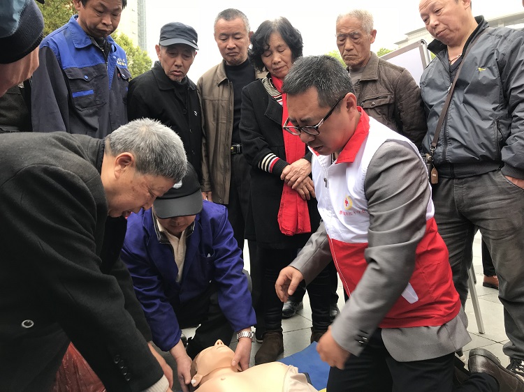 学习推广新时代枫桥经验，提升基层社会治理水平——景德镇市红十字会参与开展全市平安建设暨扫黑除恶专项斗争集中宣传日活动