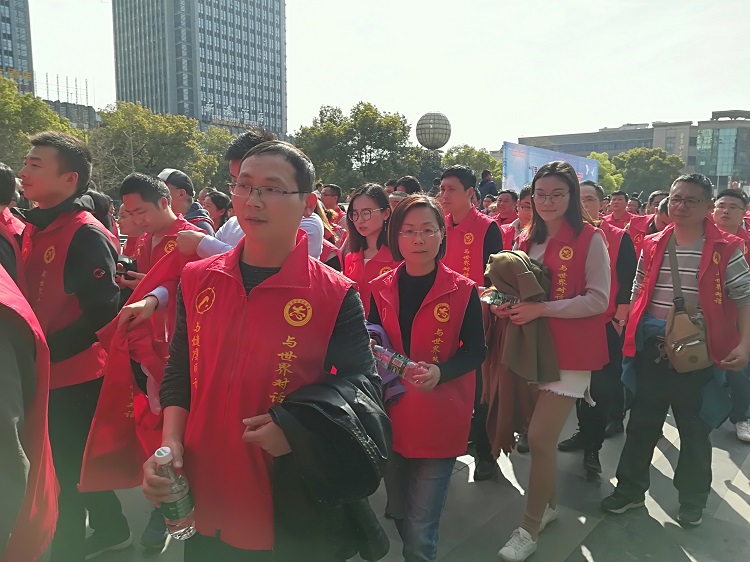 助力双创双修——景德镇市红十字会参与“健步走 美生活 护平安”路长巡察活动