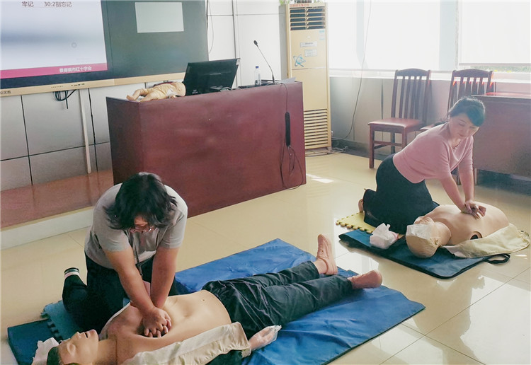 我为群众办实事——红十字应急救护培训走进党校课堂