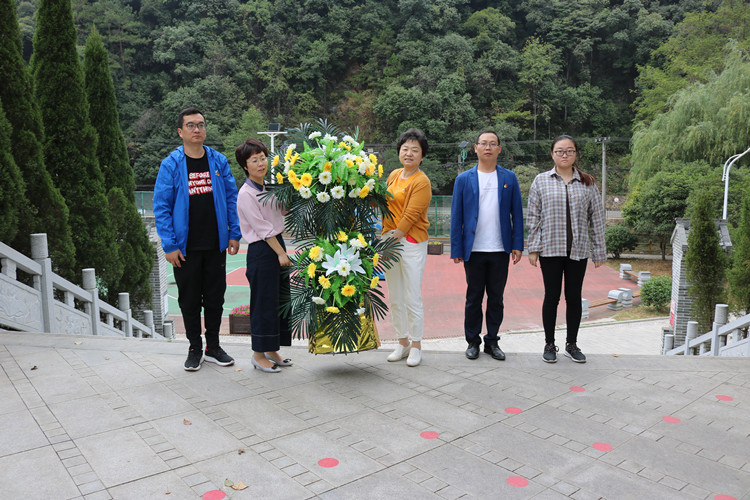 市红十字会赴荷塘开展“不忘初心、牢记使命” 主题教育现场教学活动