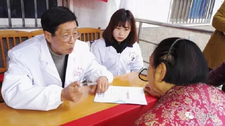 【志愿服务】珠山区红十字会走基层 送健康 爱心义诊进社区系列报道之二：发电厂社区-医生服务到家