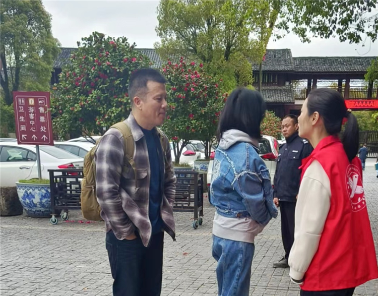 志愿服务暖人心——市红十字会开展“窑火红”党员志愿服务活动