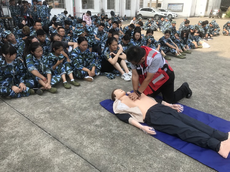 交通安全“救”在身边——景德镇市红十字会开展急救宣传月系列活动